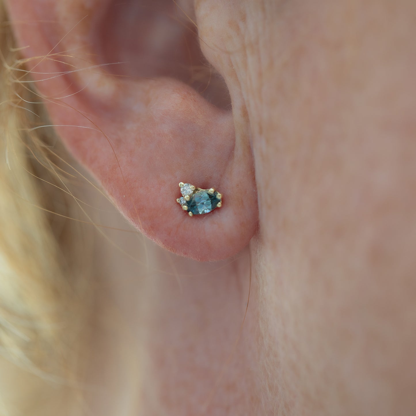 Dryad II Stud Earrings - Teal sapphire and White Diamond - Irena Chmura Jewellery