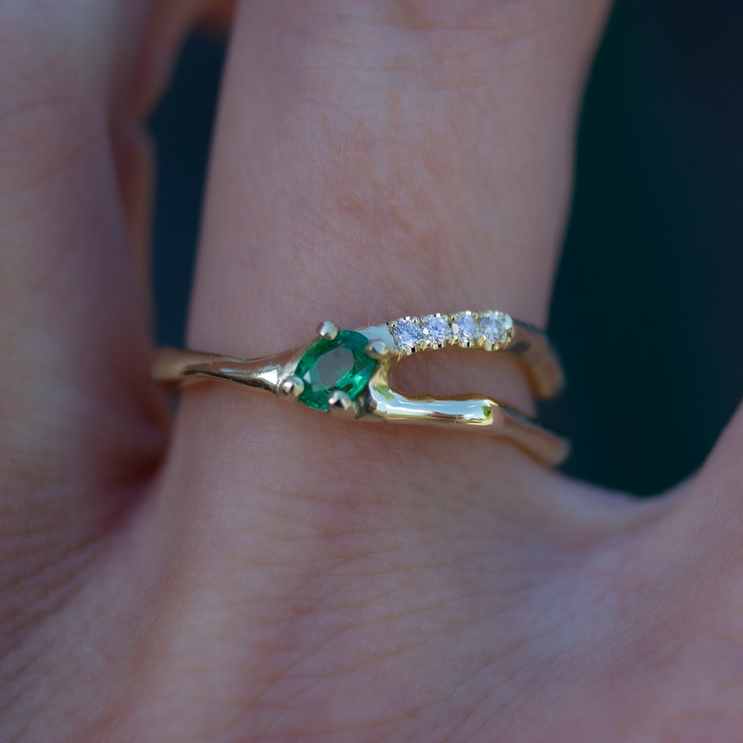 Split Ring - Emerald And White Diamonds - Irena Chmura Jewellery