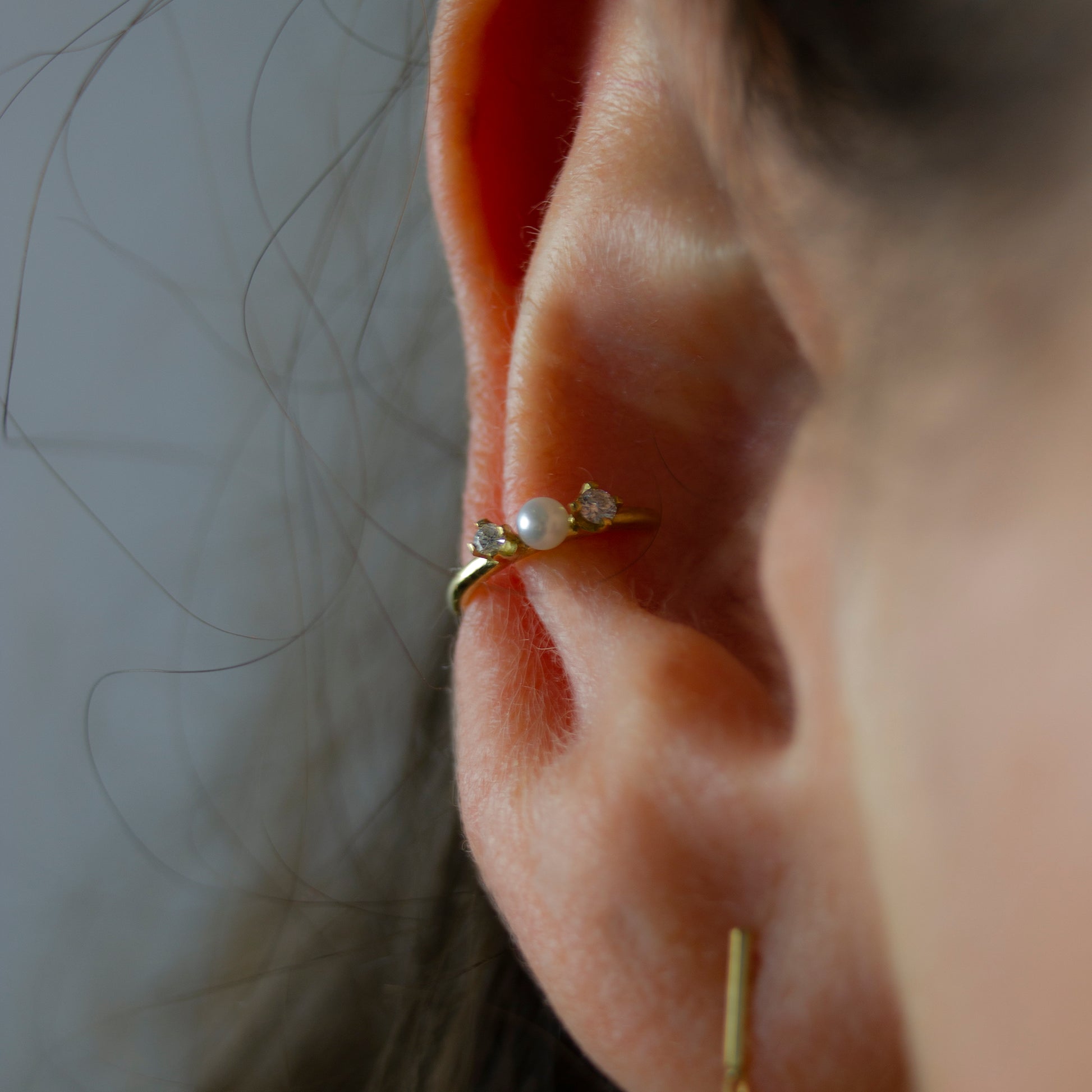 ICICLE 2 DIAMOND & PEARL EAR CUFF - Irena Chmura Jewellery